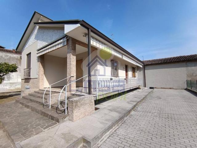 Villa Indipendente in vendita a Cicognolo, Lombardia