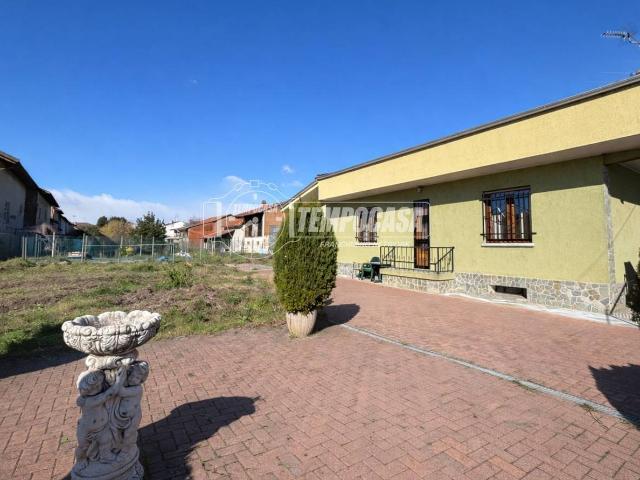 Villa Indipendente in vendita a Piemonte, Vercelli