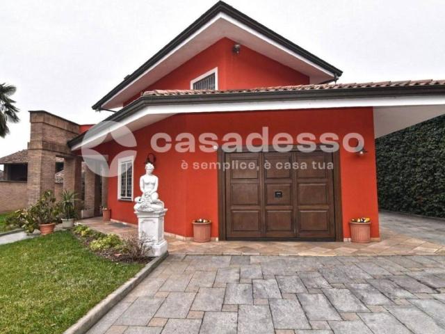 Villa Indipendente in vendita a Piemonte, Vercelli