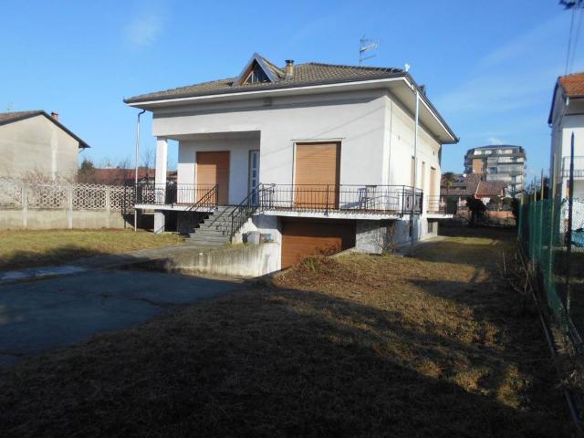 Villa Indipendente in vendita a Piemonte, Vercelli
