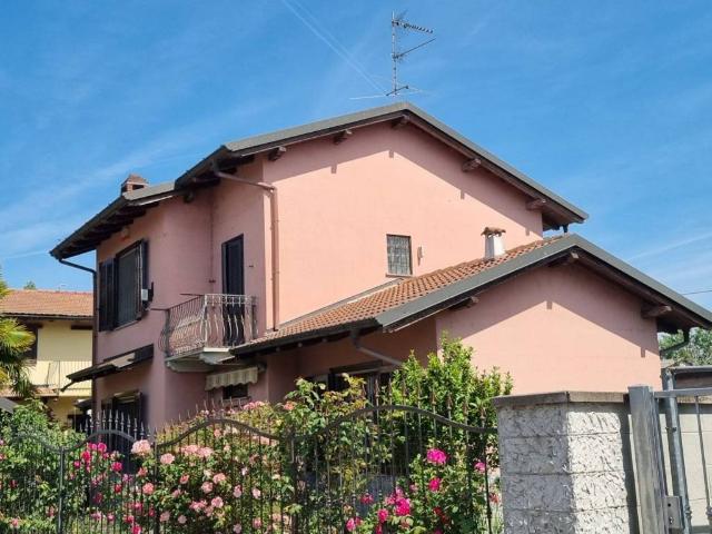 Villa Indipendente in vendita a Cilavegna, Lombardia