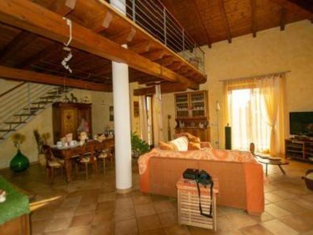 Villa Indipendente in vendita a Cilavegna, Pavia