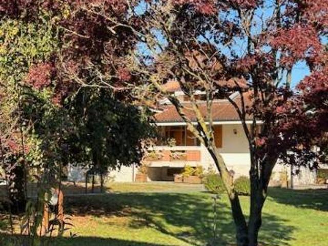 Villa Indipendente in vendita a Cilavegna, Pavia