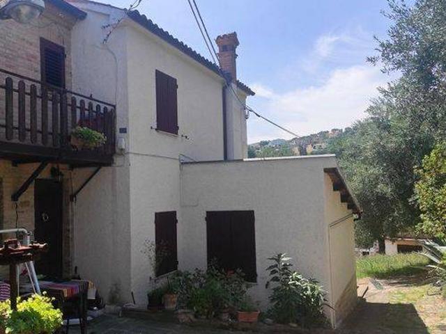 Villa Indipendente in vendita a Strada, Marche