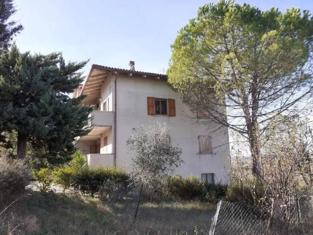Villa Indipendente in vendita a Strada, Marche