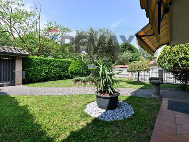 Villa Indipendente in vendita a Zona Omogenea Milano Nord, Cinisello Balsamo