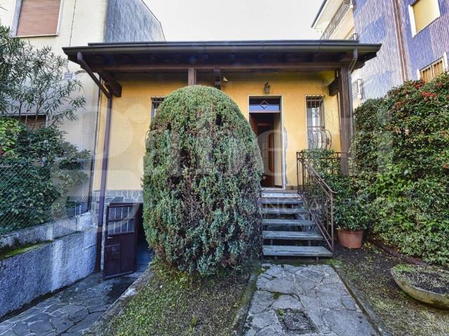Villa Indipendente in vendita a Zona Omogenea Milano Nord, Cinisello Balsamo