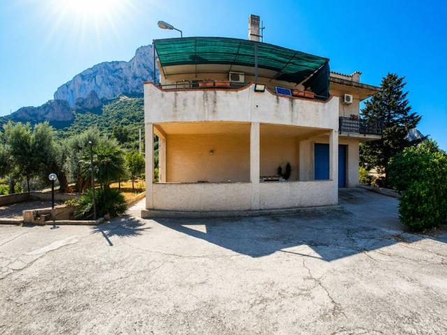 Villa Indipendente in vendita a Siino, Cinisi