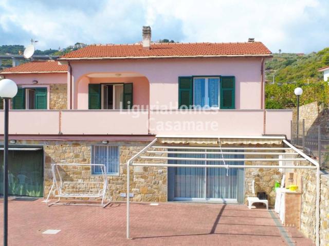 Villa Indipendente in vendita a Costarainera, Liguria
