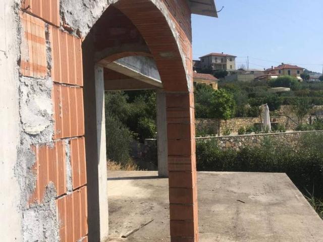Villa Indipendente in vendita a Cipressa, Liguria