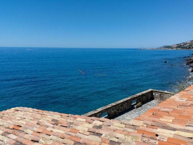 Villa Indipendente in vendita a Cipressa, Liguria
