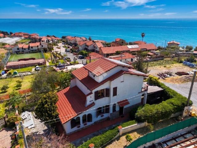 Villa Indipendente in vendita a Cipressa, Liguria