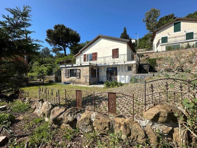 Villa Indipendente in vendita a Cipressa, Liguria