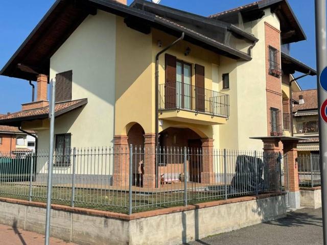 Villa Indipendente in vendita a Località Battitore, Ciriè