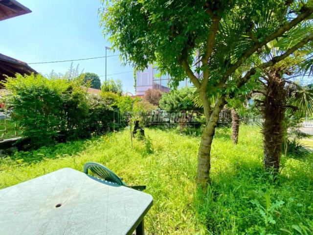 Villa Indipendente in vendita a Colombari, Piemonte
