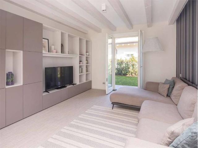 Villa Indipendente in vendita a Colombari, Piemonte