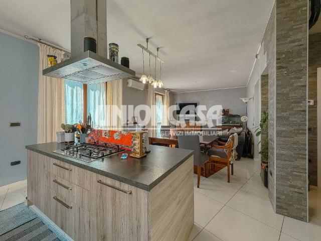 Villa Indipendente in vendita a Cirimido, Lombardia