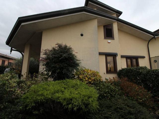 Villa Indipendente in vendita a Cirimido, Lombardia
