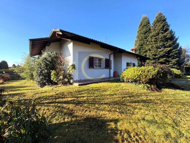 Villa Indipendente in vendita a Cirimido, Lombardia