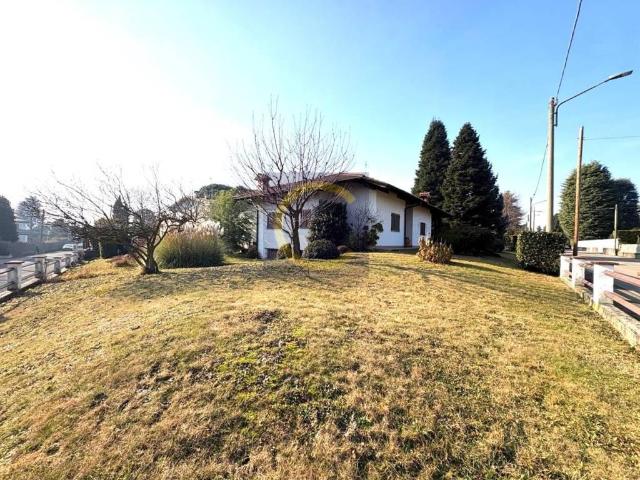 Villa Indipendente in vendita a Cirimido, Lombardia