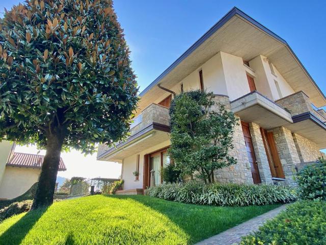 Villa Indipendente in vendita a Villasola, Cisano Bergamasco