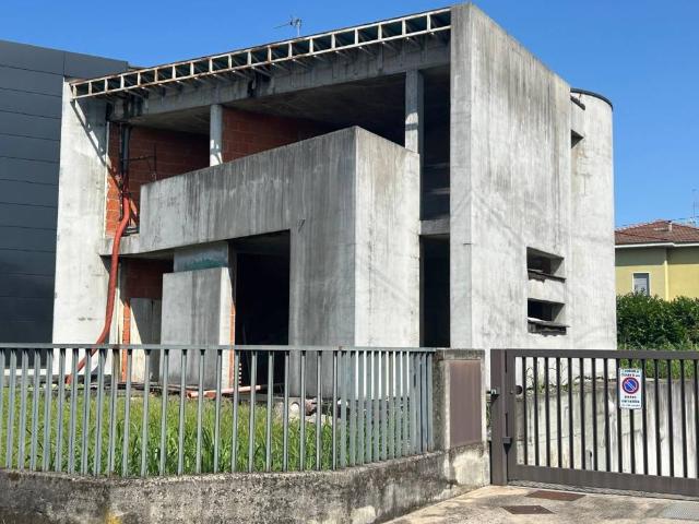 Villa Indipendente in vendita a Cisano Bergamasco, Lombardia