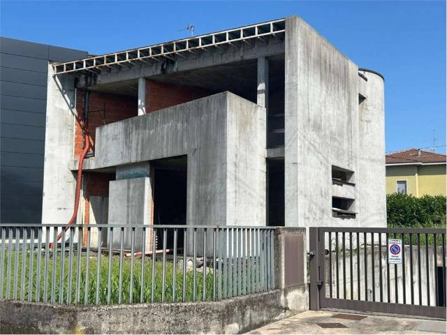 Villa Indipendente in vendita a Cisano Bergamasco, Lombardia