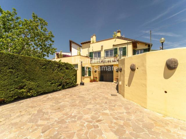 Villa Indipendente in vendita a Cisano Sul Neva, Liguria