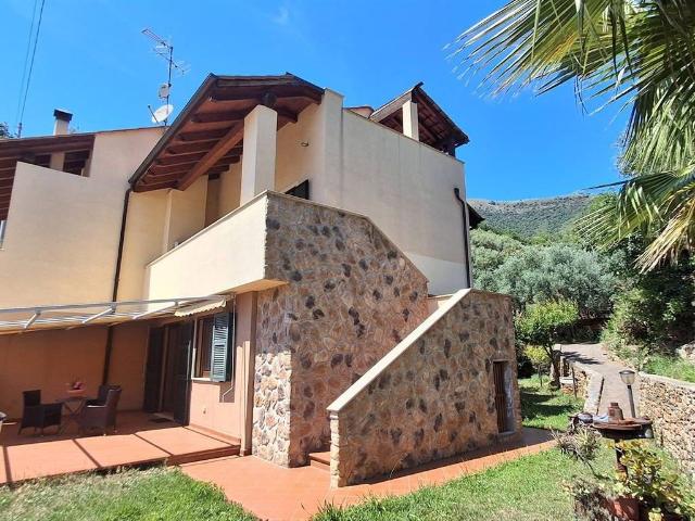 Villa Indipendente in vendita a Cisano Sul Neva, Liguria