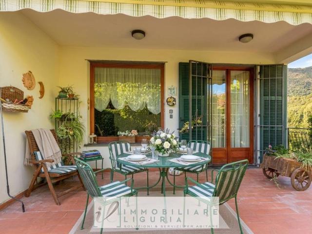 Villa Indipendente in vendita a Cisano Sul Neva, Liguria
