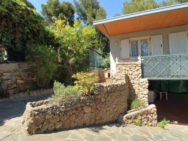 Villa Indipendente in vendita a Cisano Sul Neva, Liguria