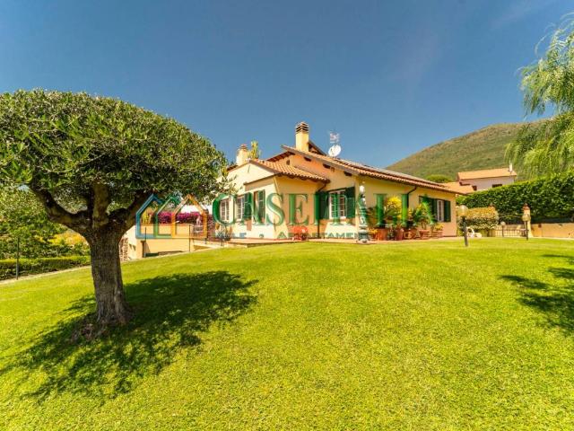 Villa Indipendente in vendita a Cisano Sul Neva, Liguria