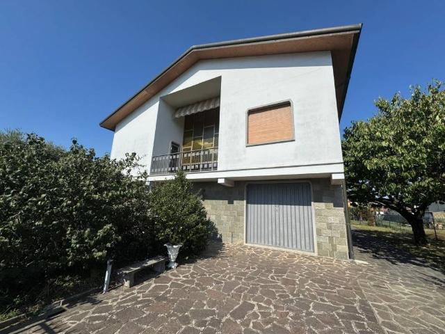 Villa Indipendente in vendita a Ciserano, Bergamo