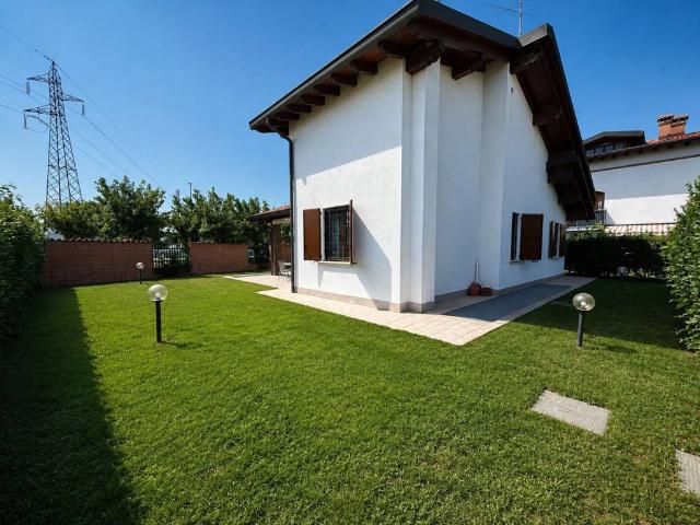 Villa Indipendente in vendita a Ciserano, Bergamo