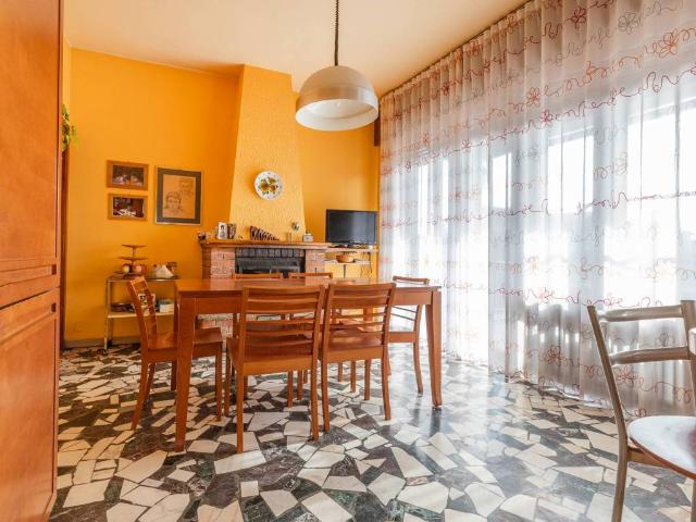 Villa Indipendente in vendita a Cislago, Lombardia
