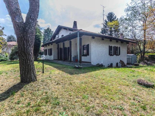 Villa Indipendente in vendita a Cislago, Lombardia