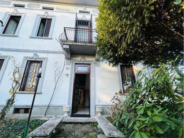 Villa Indipendente in vendita a Cislago, Lombardia