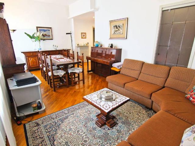 Villa Indipendente in vendita a Cislago, Lombardia