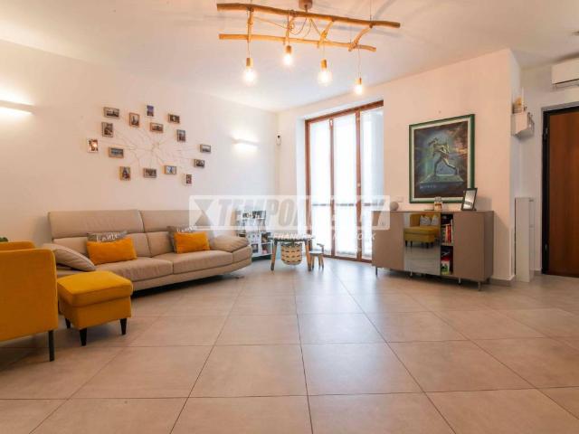 Villa Indipendente in vendita a Massina, Cislago