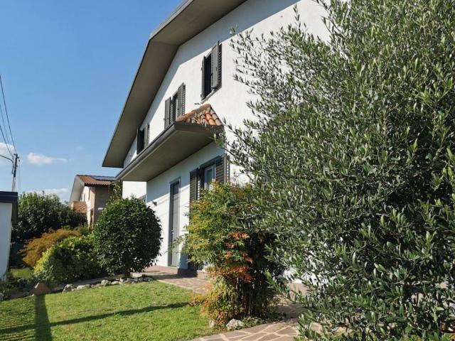 Villa Indipendente in vendita a Massina, Cislago