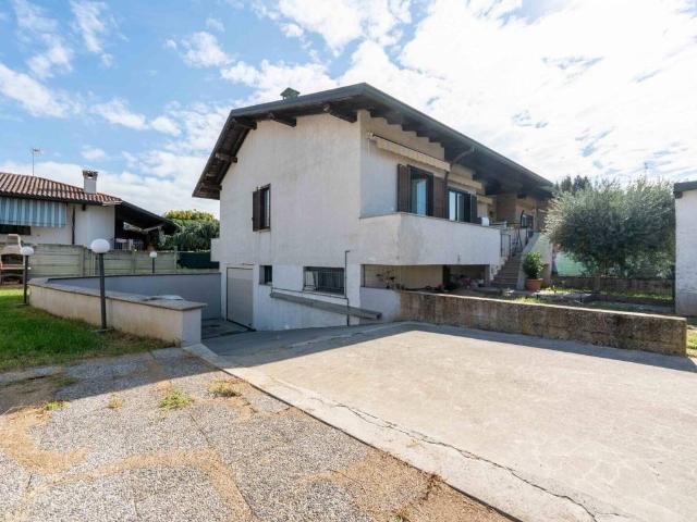 Villa Indipendente in vendita a Massina, Cislago