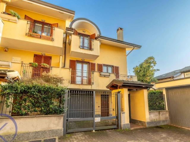 Villa Indipendente in vendita a Cisliano, Lombardia