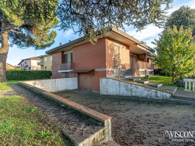 Villa Indipendente in vendita a Cisliano, Lombardia