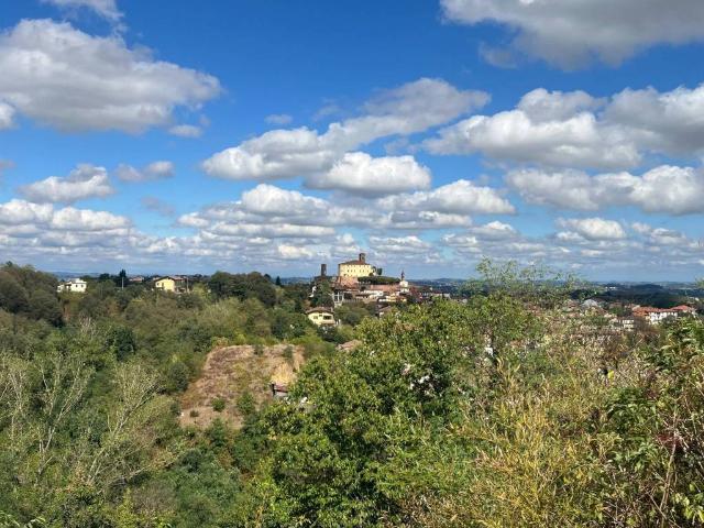Villa Indipendente in vendita a Cisterna d'Asti, Asti