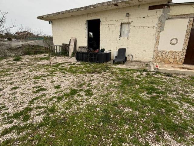 Villa Indipendente in vendita a Quartiere San Valentino, Cisterna Di Latina