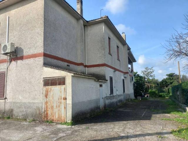 Villa Indipendente in vendita a Cisterna di Latina, Latina
