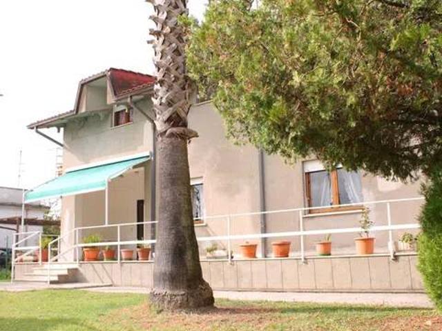 Villa Indipendente in vendita a Castelverde, Cisterna di Latina