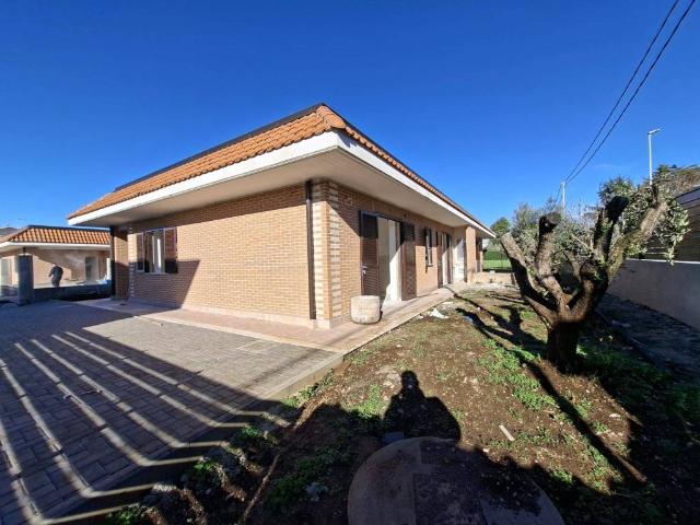 Villa Indipendente in vendita a Cerciabella, Cisterna Di Latina