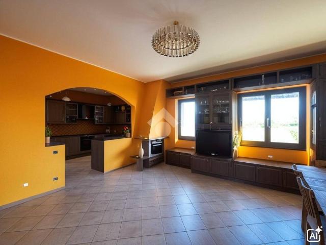 Villa Indipendente in vendita a Cisterna Di Latina, Lazio