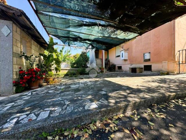 Villa Indipendente in vendita a Quartiere San Valentino, Cisterna Di Latina